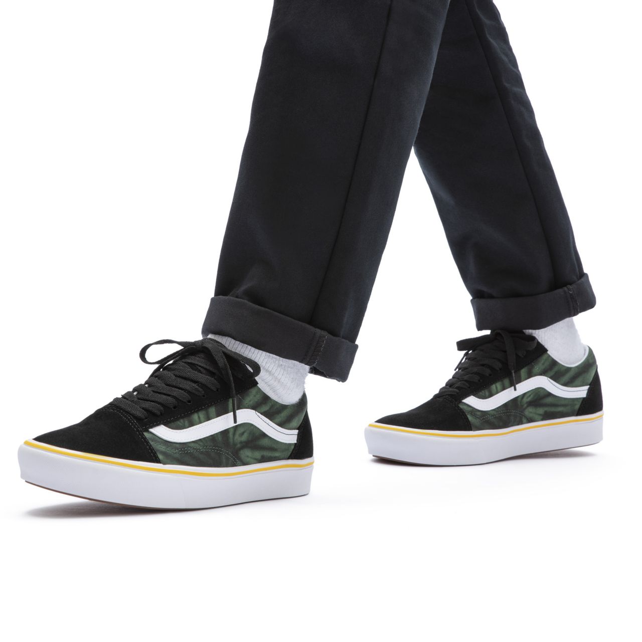 Vans Trip Outdoors ComfyCush Old Skool Black Classic Mens Womens - (Trip Outdoors) Black/Tie Dye VN0A5DYC8UH Shoes