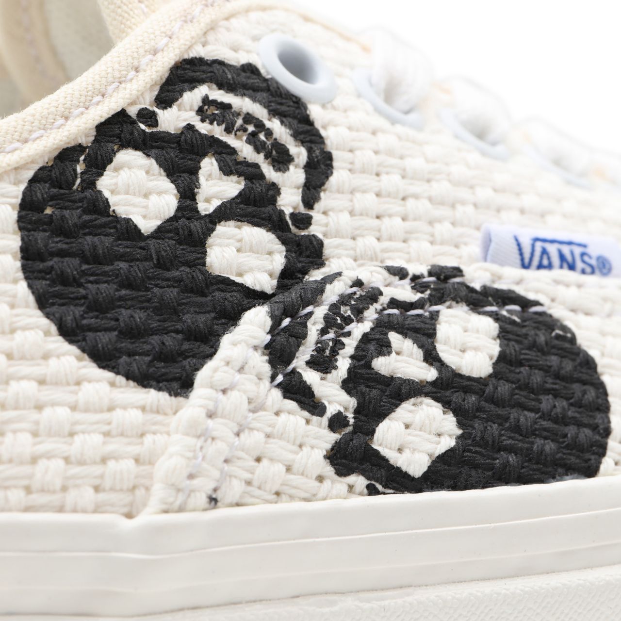 Vans Anaheim Factory Authentic 44 DX White Classic Mens Womens - (Anaheim Factory) needlepoint/skulls VN0A54F29GN Shoes