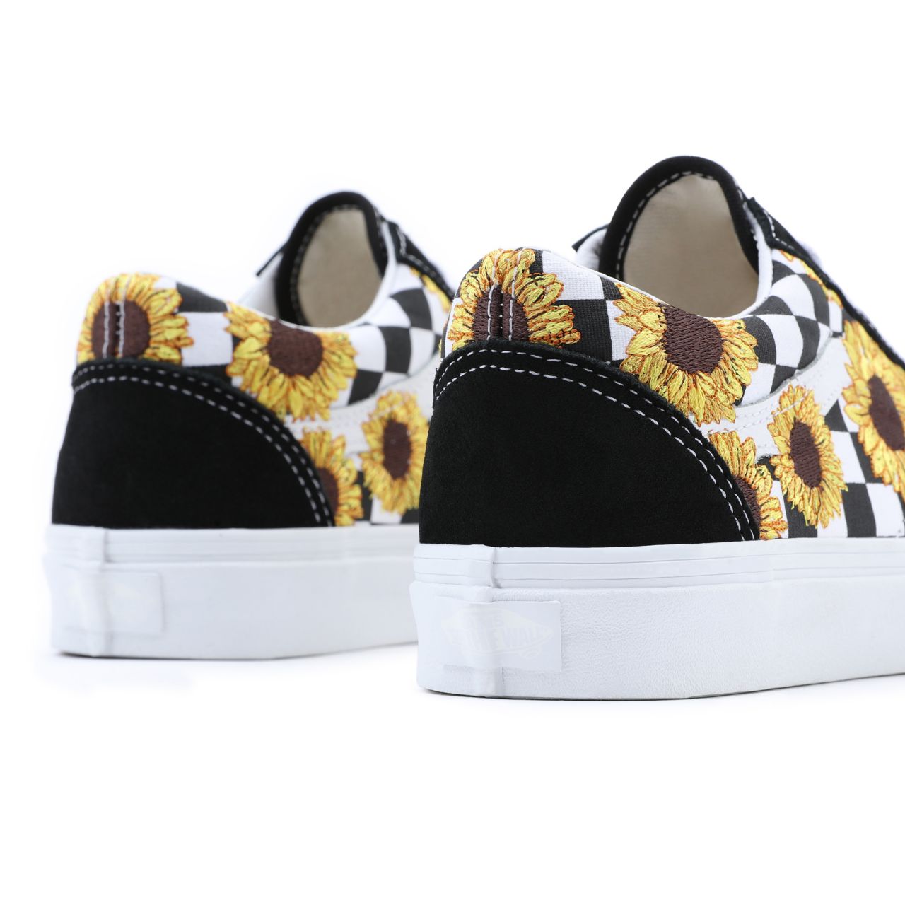 Vans Sunflower Embroidery Old Skool Black Classic Womens - (Sunflower Embroidery) black/true white VN0A7Q2J682 Shoes