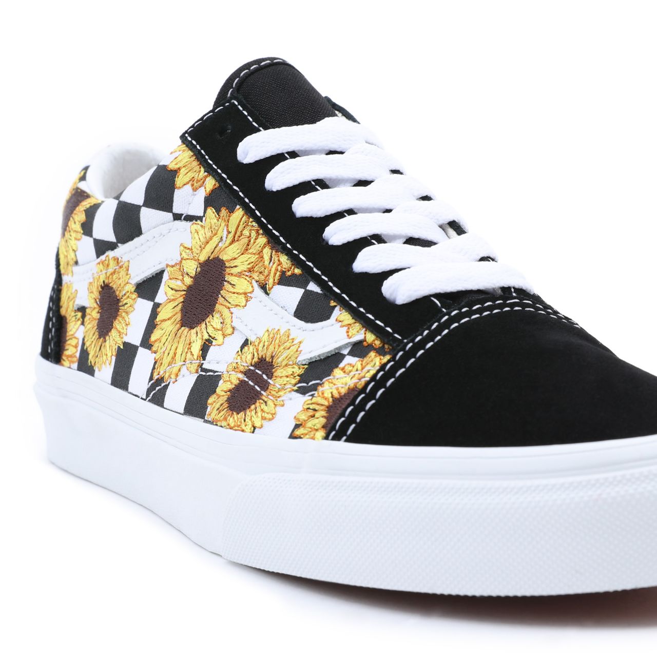 Vans Sunflower Embroidery Old Skool Black Classic Womens - (Sunflower Embroidery) black/true white VN0A7Q2J682 Shoes