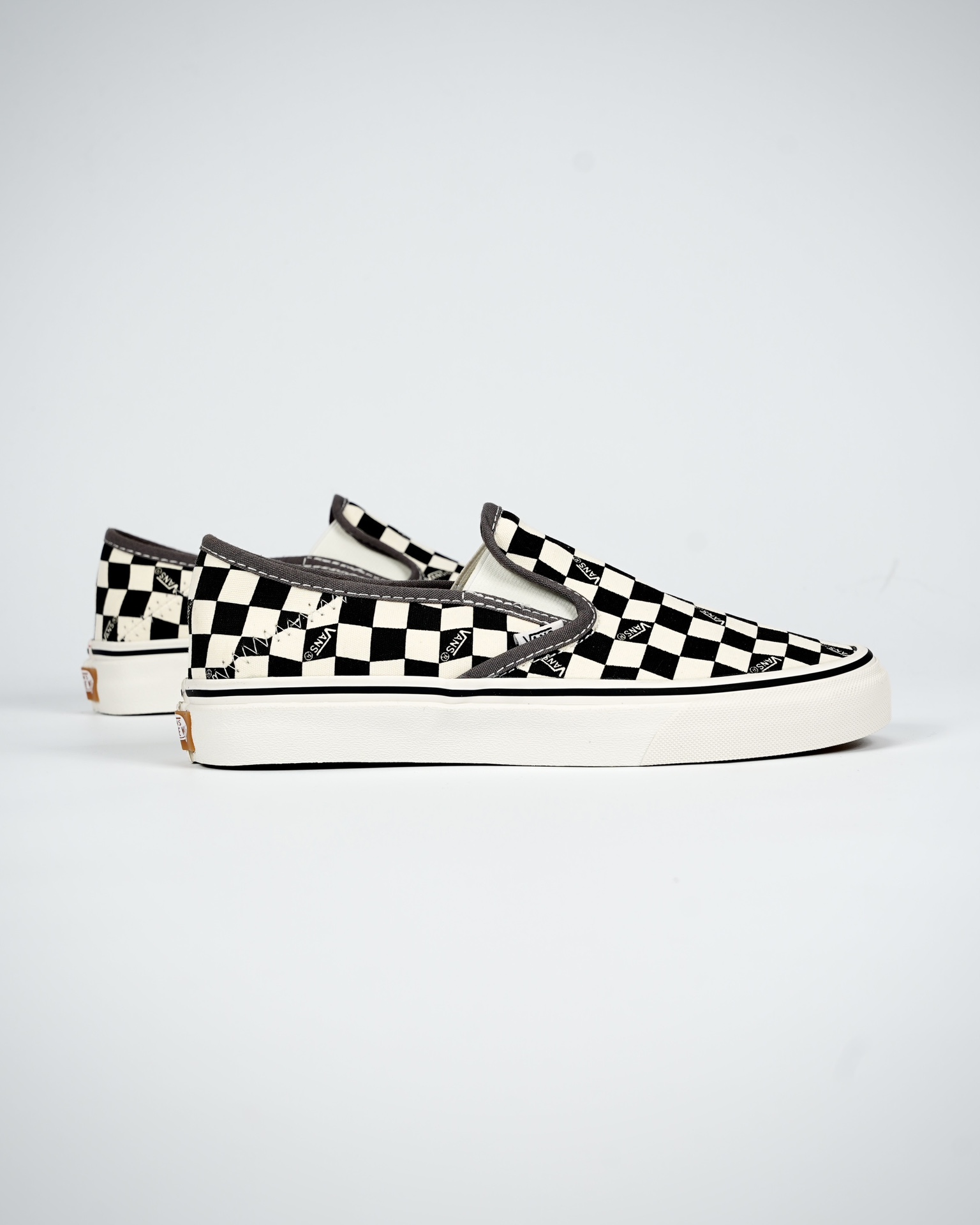 Vans Slip-On VR3 SF Checkerboard Mens Womens - Checkerboard Black/Marshmallow VN0A4BX81KP Shoes