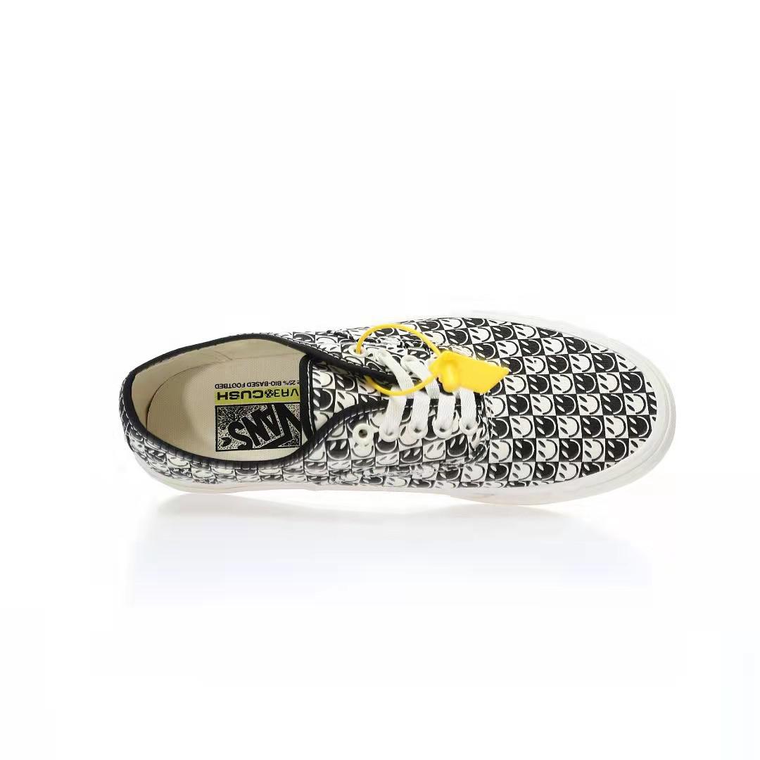 Vans Authentic VR3 Smiley Face Mens Womens - Black/White VN000BVWKIG Shoes