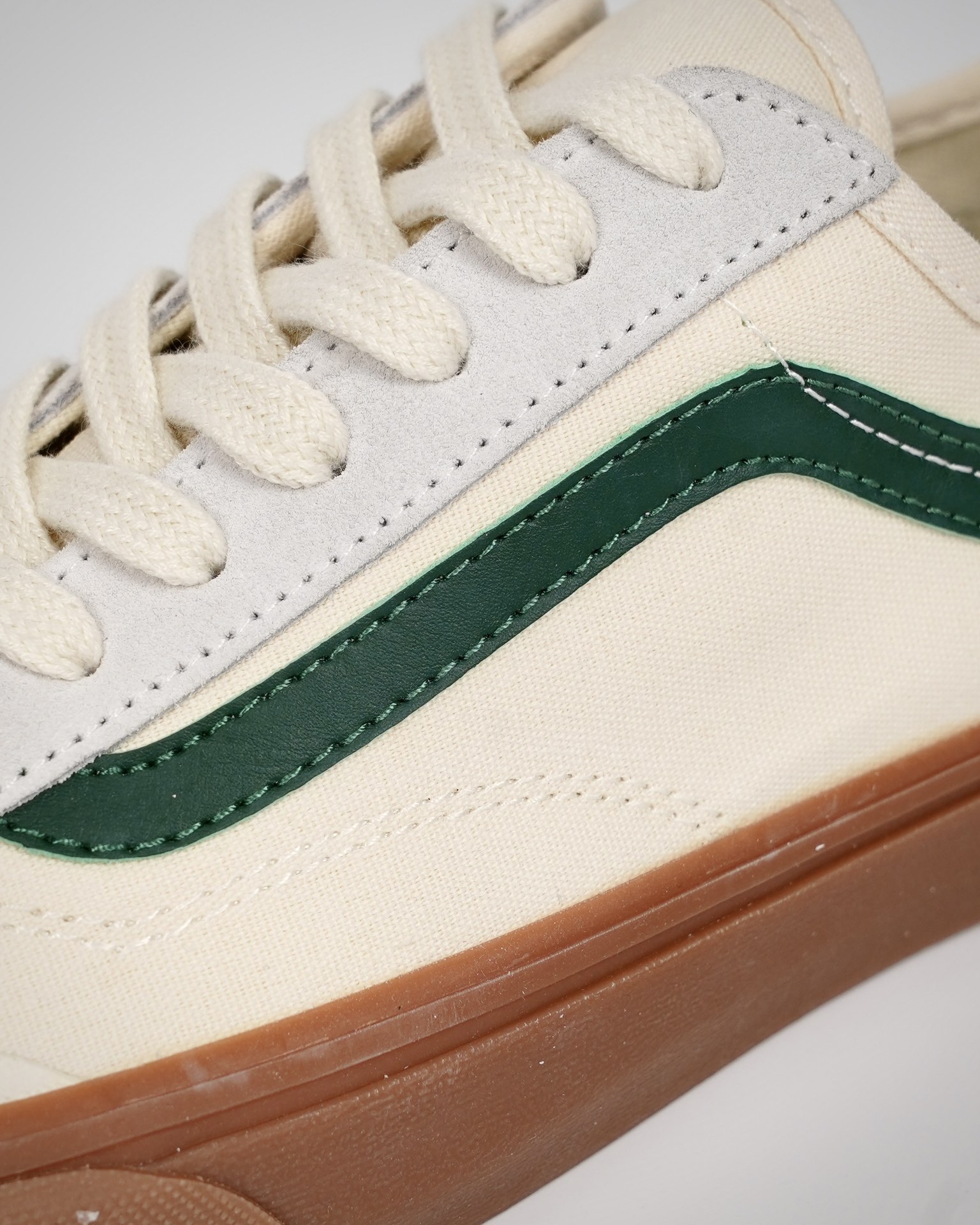 Vans Style 136 Decon VR3 SF Mens Womens - Marshmallow/Green/Gum VN0A4BX9BOM Shoes