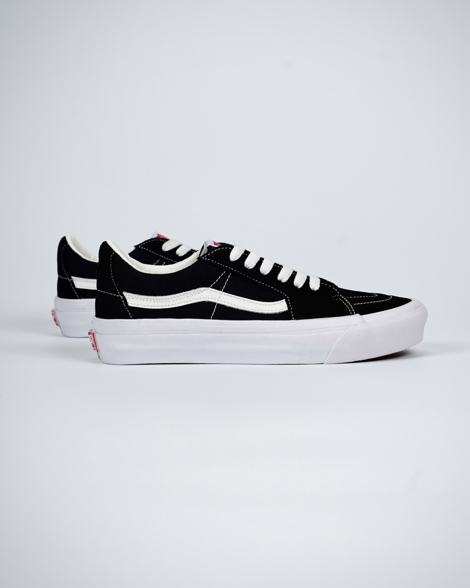 Vans Sk8-Low Mens Womens - Black/True White VN0A4UUK6BT-1 Shoes