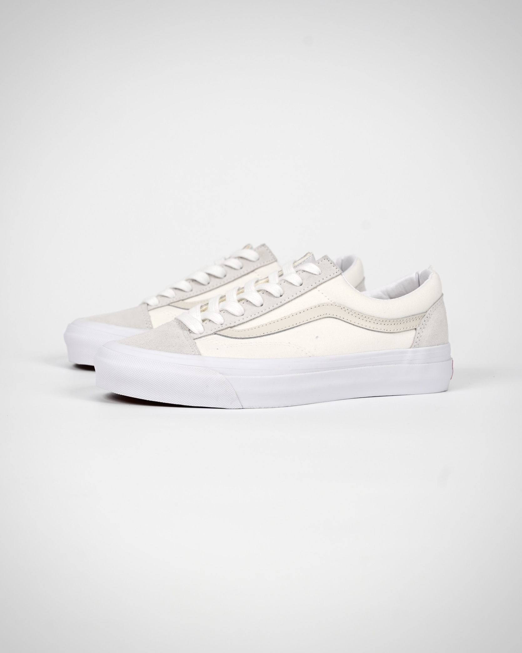 Vans Style 36 Vintage Sport Mens Womens - Classic White/Blanc De Blanc VN0A3DZ3VTB Shoes