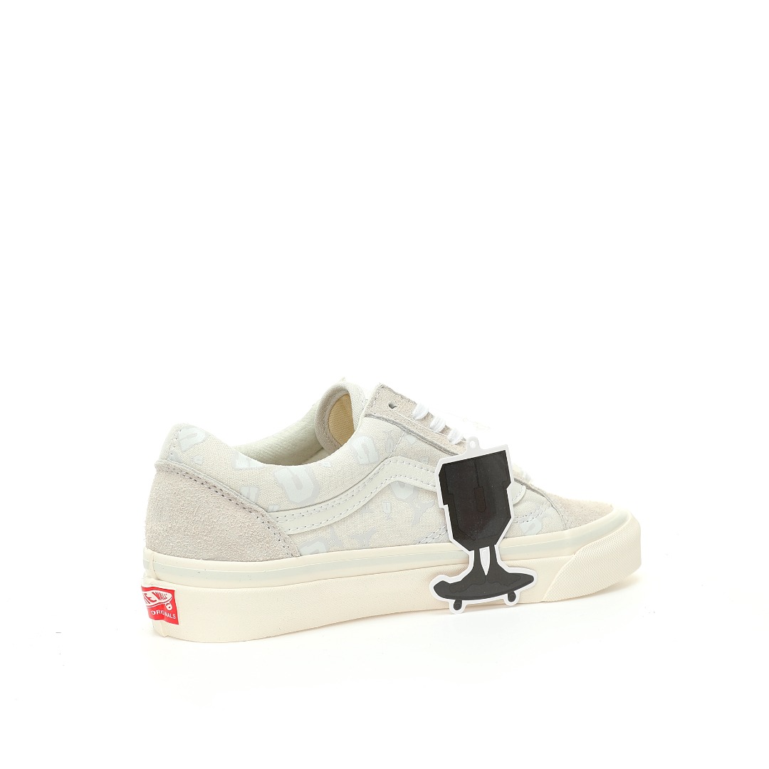 Undefeated x Vault by Vans Og Old Skool Lx Mens Womens - U-Man - Blanc de Blanc/White VN0A4P3XJVY Shoes