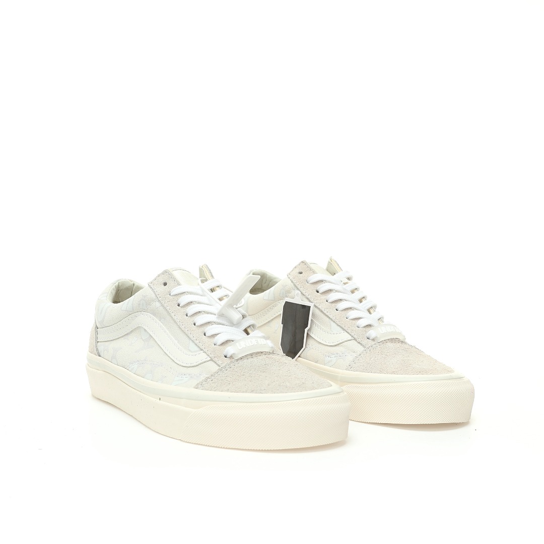 Undefeated x Vault by Vans Og Old Skool Lx Mens Womens - U-Man - Blanc de Blanc/White VN0A4P3XJVY Shoes