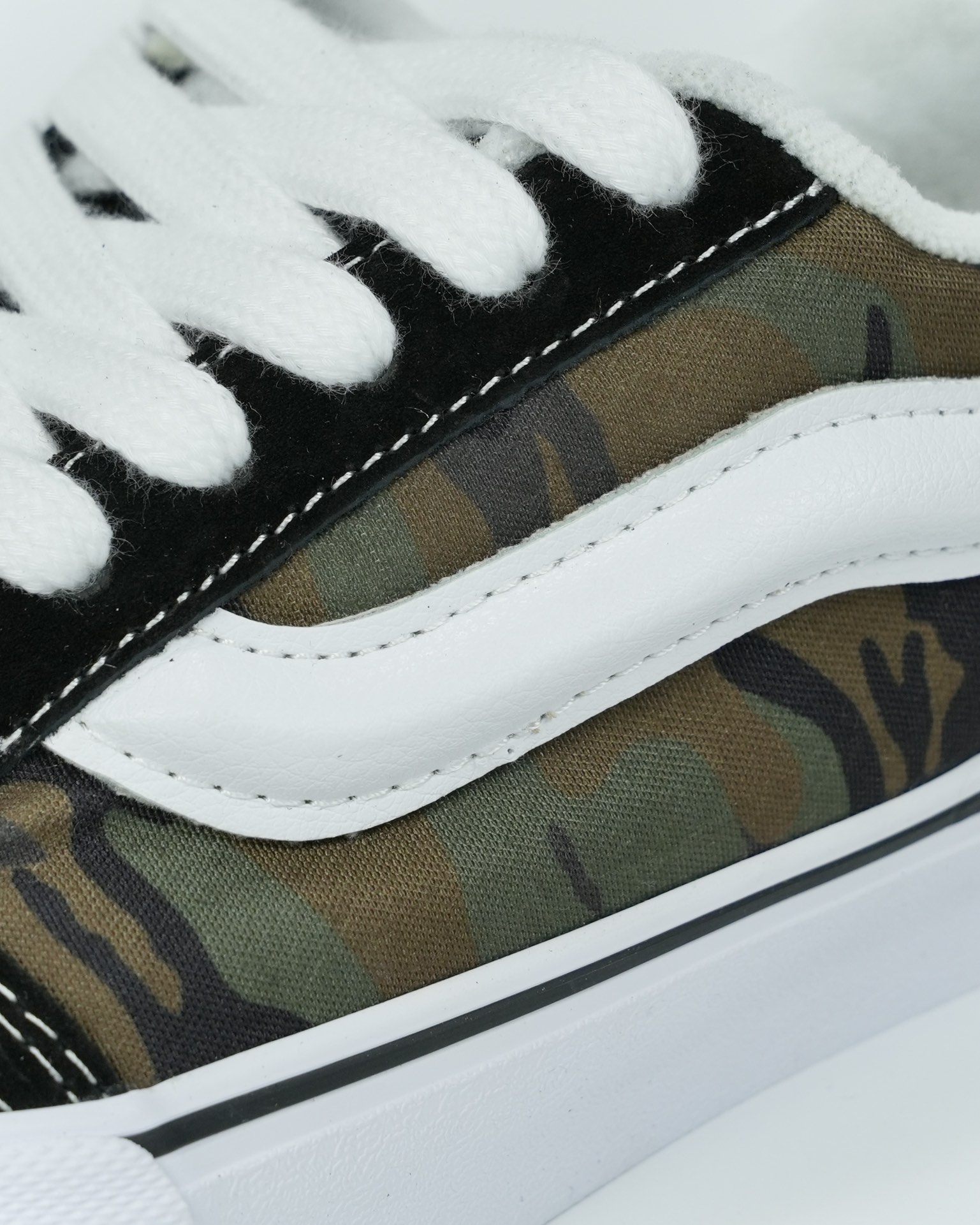 Vans Knu Skool Mens Womens - Camo Black/True White VN0009QCBMX Shoes