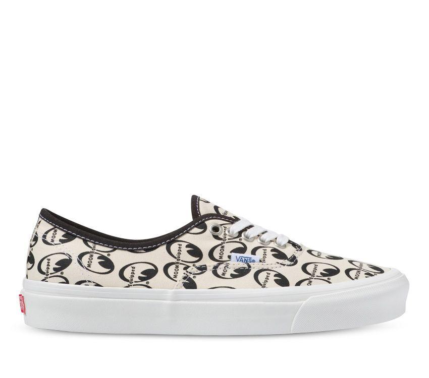 Vans VANS X MOONEYES AUTHENTIC 44 DX ANAHEIM FACTORY Mens Womens - Mooneyes/White VN0A5KX4AVP Shoes