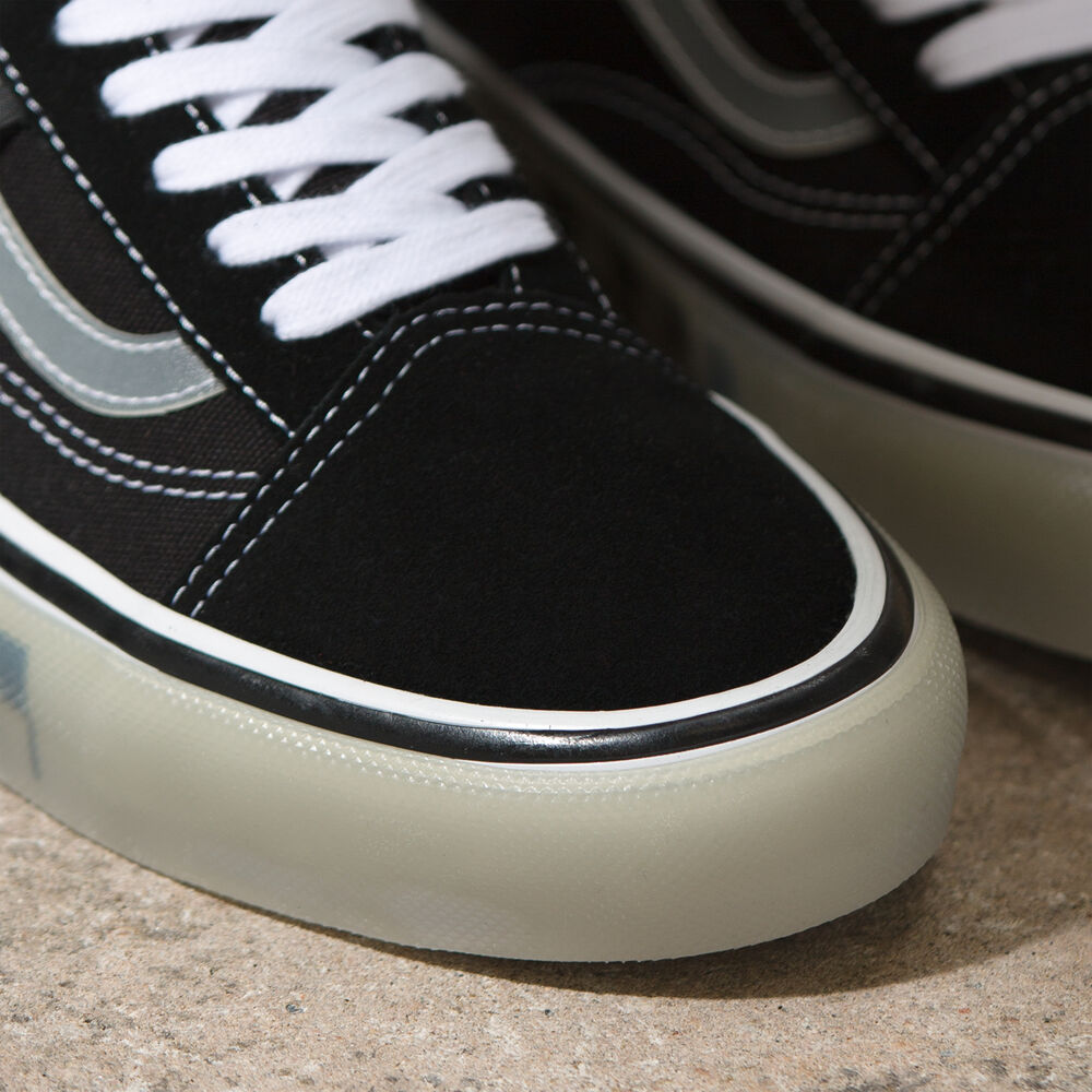 Vans x One Piece Skate Old Skool Mens Womens - TRANSLUCENT RUBBER BLACK/CLEAR VN0A5FCBBCQ Shoes