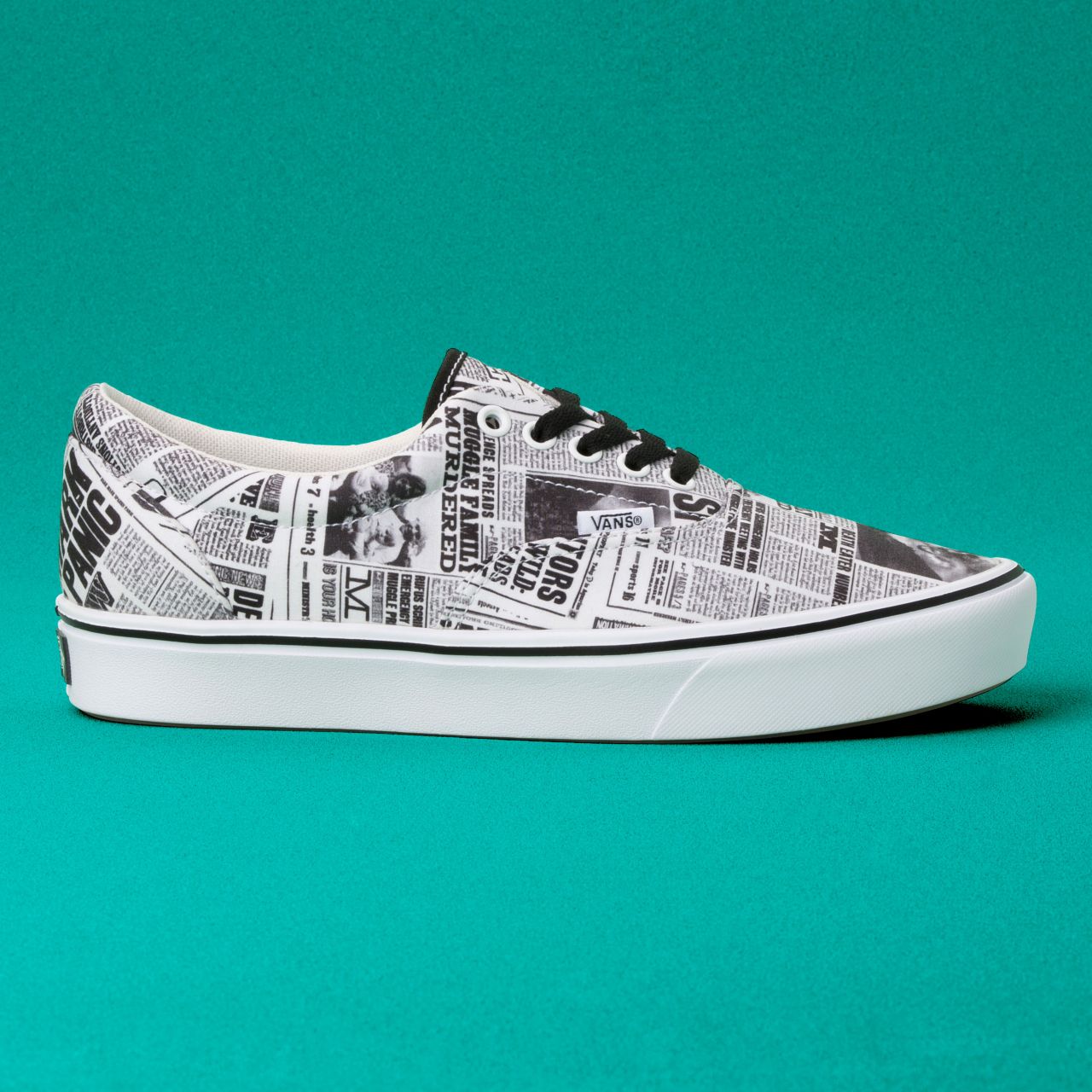 Vans x HARRY POTTER Daily Prophet Comfycush Era Classic Mens Womens - (Harry Potter) Daily Prophet/True White VN0A3WM9V9T Shoes