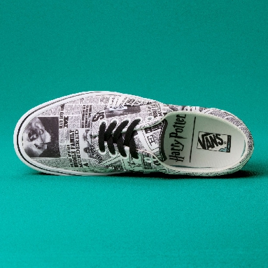 Vans x HARRY POTTER Daily Prophet Comfycush Era Classic Mens Womens - (Harry Potter) Daily Prophet/True White VN0A3WM9V9T Shoes