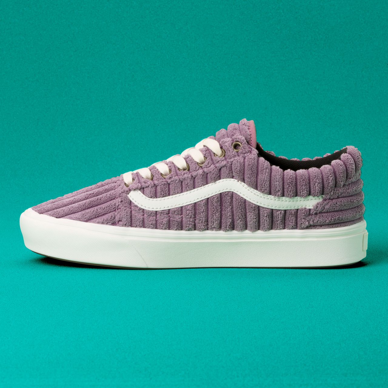 Vans Jumbo Cord ComfyCush Old Skool Classic Mens Womens - (Jumbo Cord) Nostalgia Rose/Marshmallow VN0A3WMAVWZ Shoes