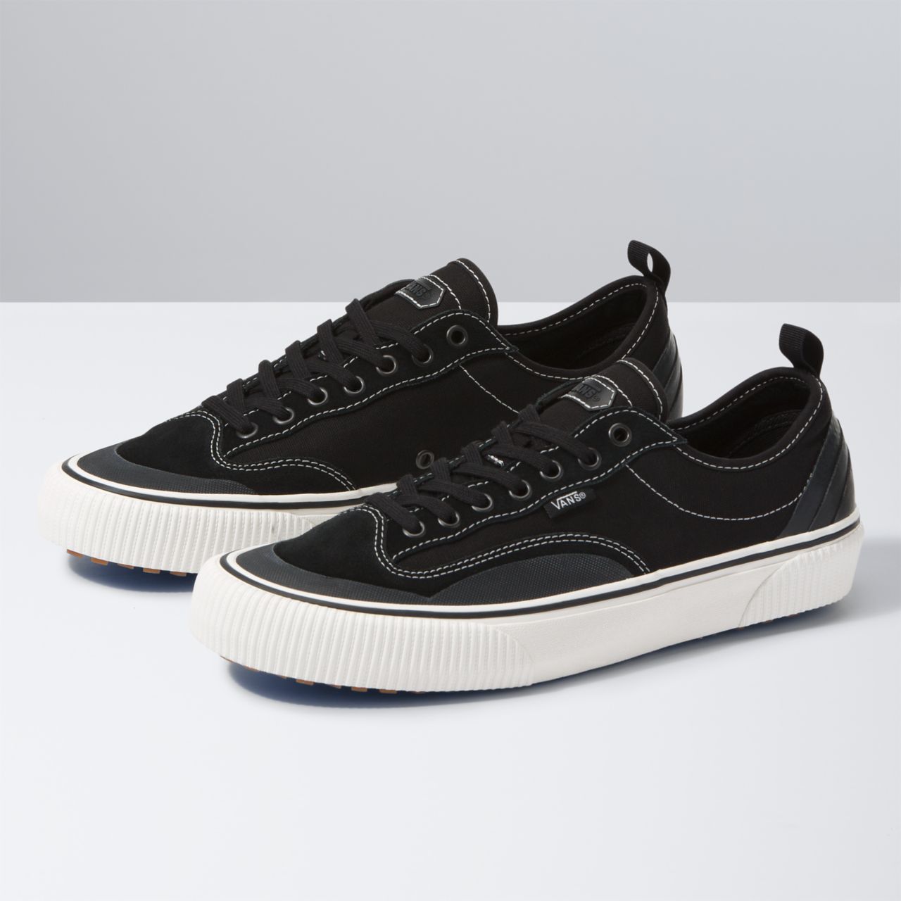 Vans Canvas Destruct Surf Black Classic Mens Womens - (Canvas) Black/Marshmallow VN0A4BTLVQE Shoes