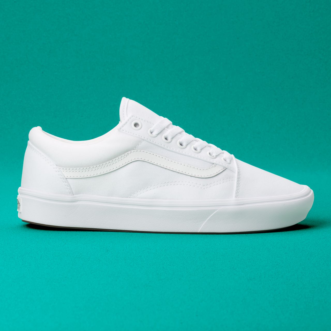 Vans Comfycush Old Skool White Classic Mens Womens - (Classic) True White VN0A3WMAVNG Shoes