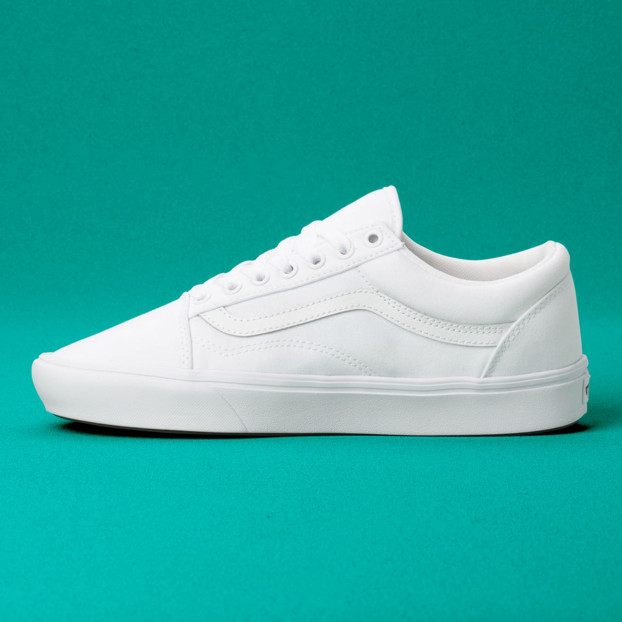 Vans Comfycush Old Skool White Classic Mens Womens - (Classic) True White VN0A3WMAVNG Shoes