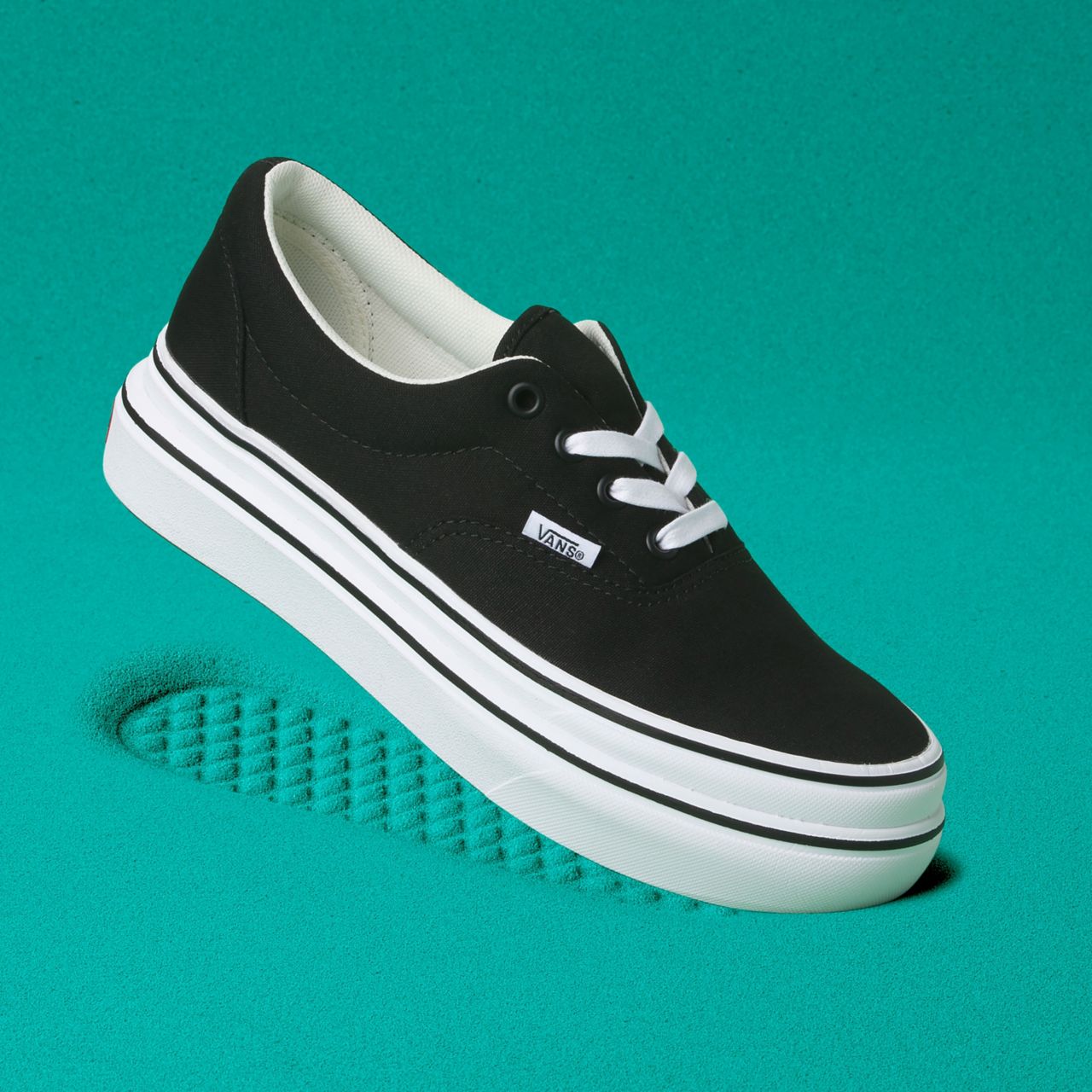 Vans Canvas Super ComfyCush Era Black Classic Womens - (Canvas) Black/True White VN0A4U1D1WX Shoes