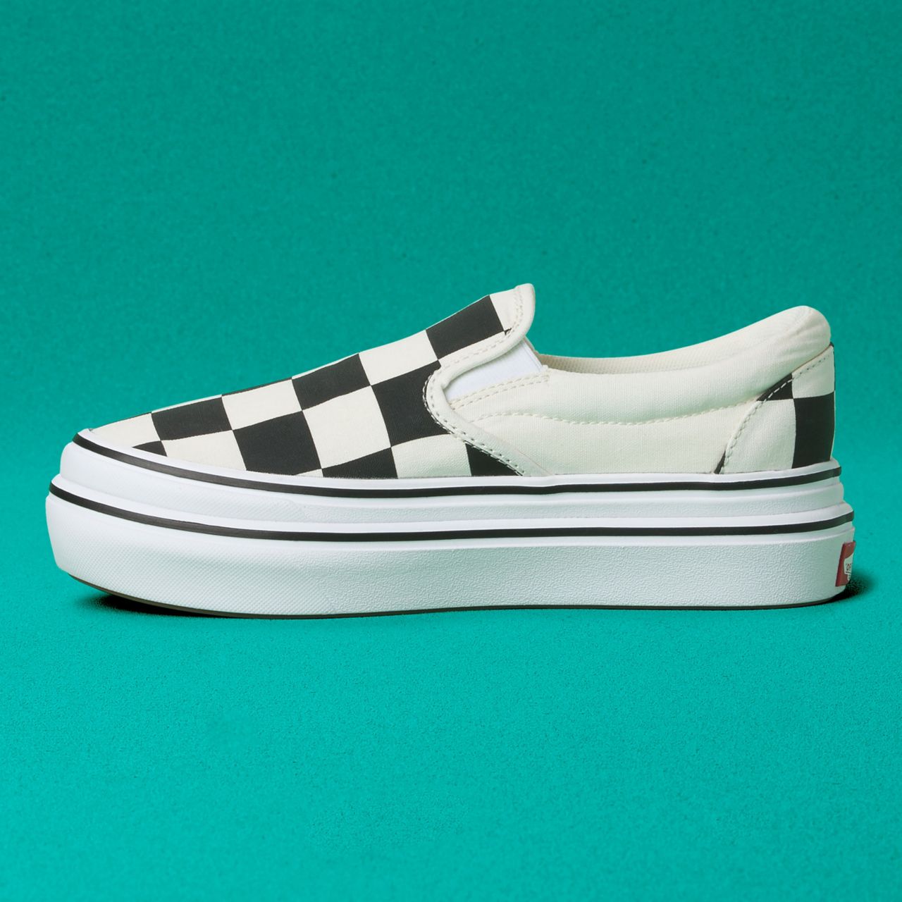 Vans Big Classics Checker Super ComfyCush Slip-On Black Classic Womens - (Big Classics Checker) Black/Off White Check VN0A4U1FXT4 Shoes